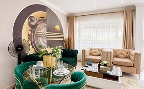 Luxury Sandown Sandton Suites With Balcony View